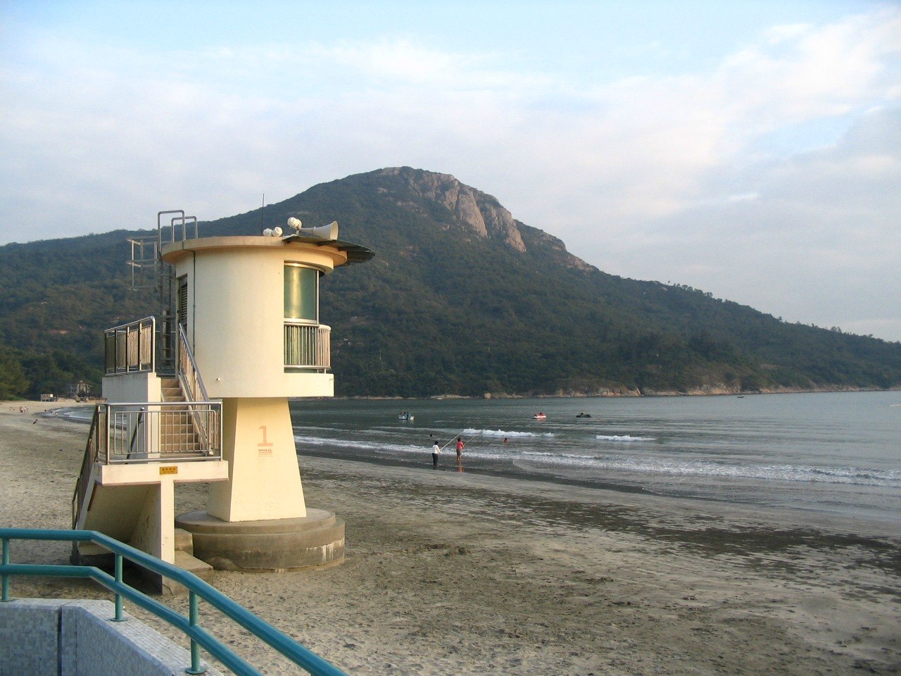 Pui O Beach, Lantau Island