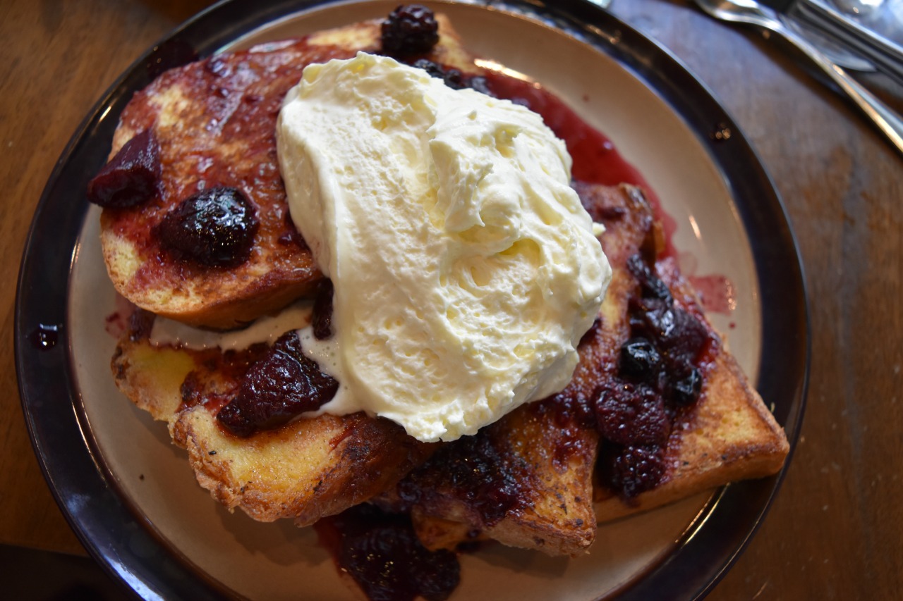 French toast with berries and cream