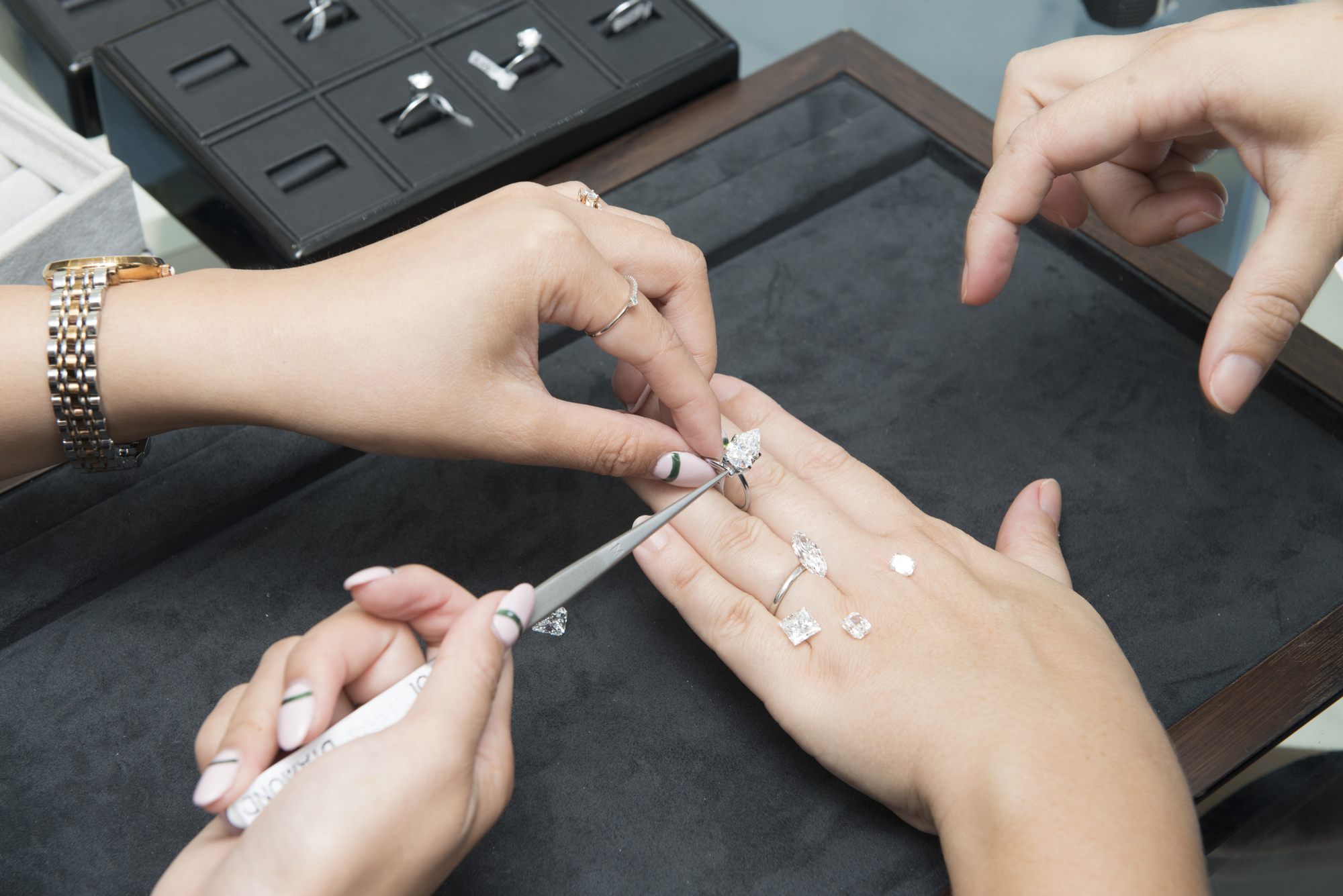 choosing diamonds at diamond registry hong kong