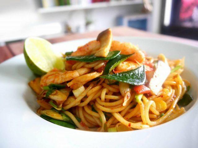 Thai Vegan Tomyam Fried Noodle at Loving Hut vegetarian restaurant