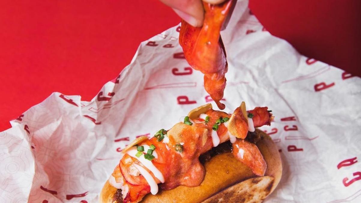spanish red prawn hot dog at pica pica hong kong