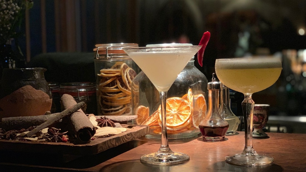 cocktails at Hutong