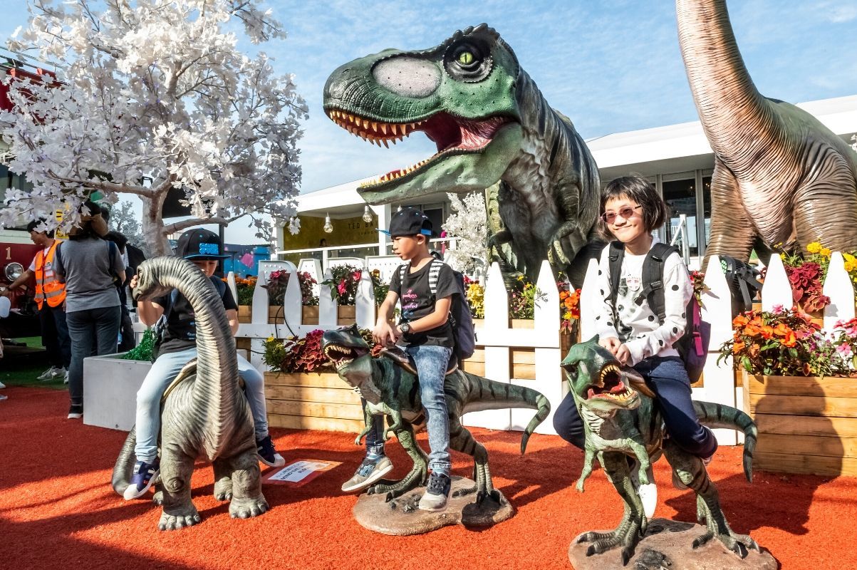 Photo ops at the Dinosaur Park