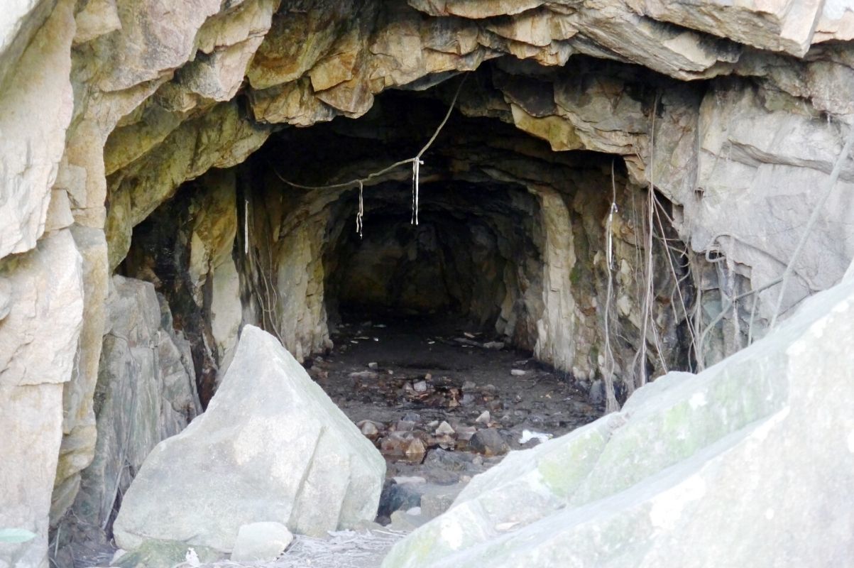 kamikaze cave, lamma