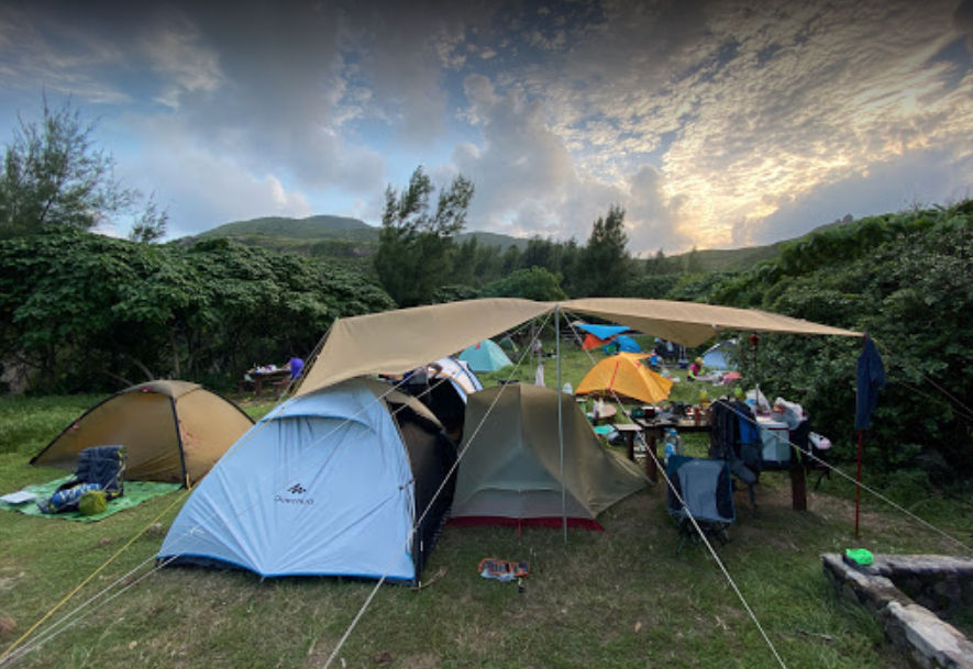 tents and gear at tung lung chau campsite