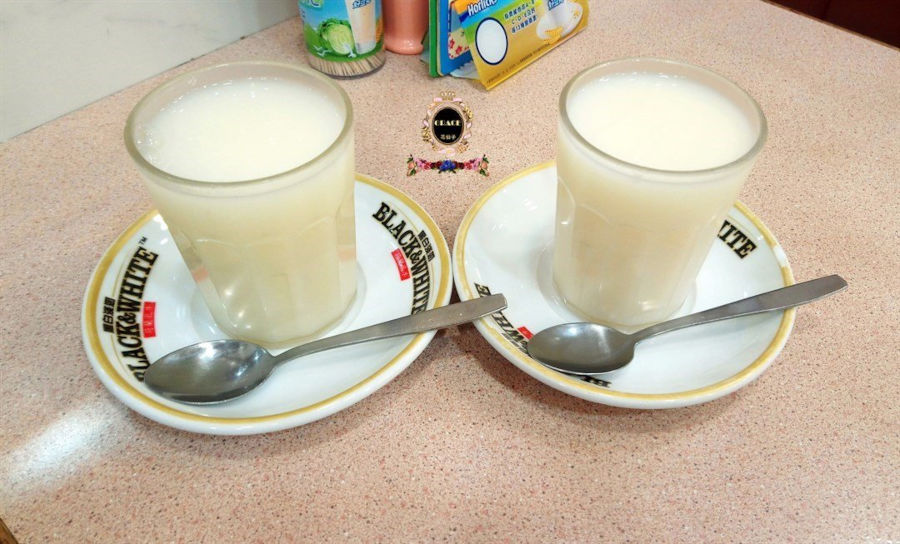 Two cups of almond cream