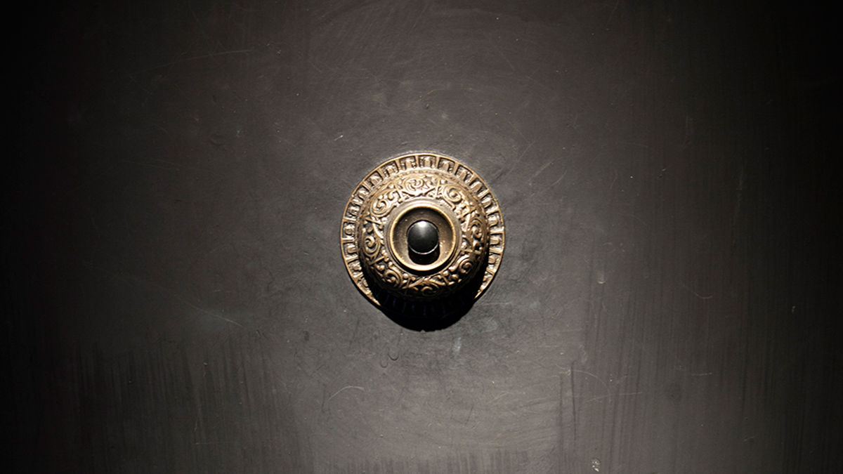 doorbell for hidden entrance to 001 speakeasy hong kong