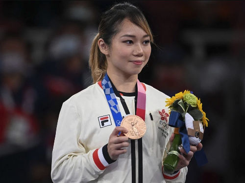 Grace Lau, bronze medalist, karate (© AFP)