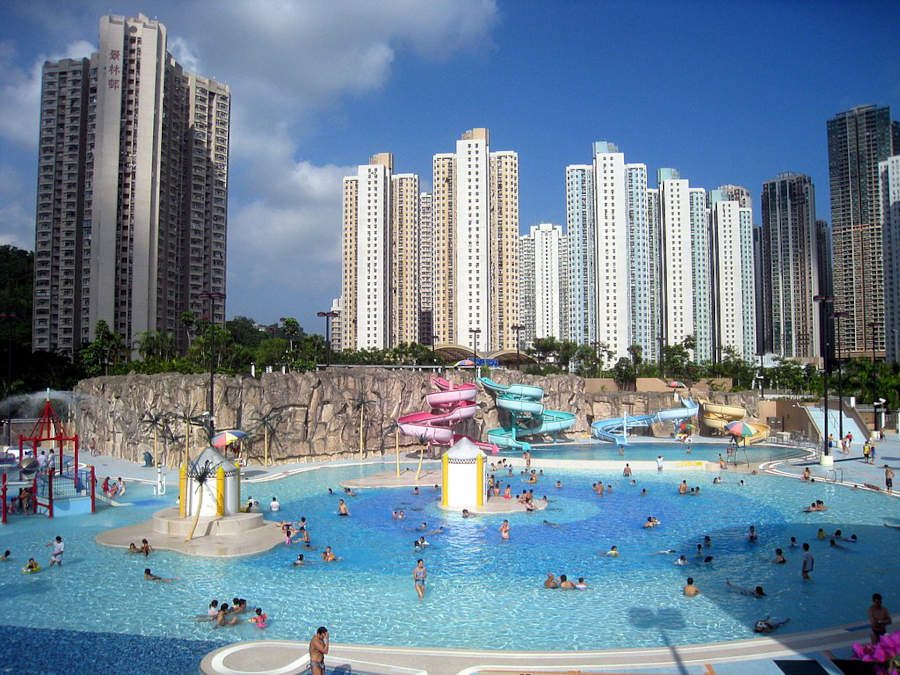 families enjoy tseung kwan o swimming pool