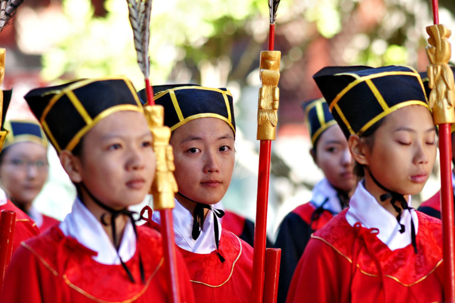performers at confucius birthday ceremony