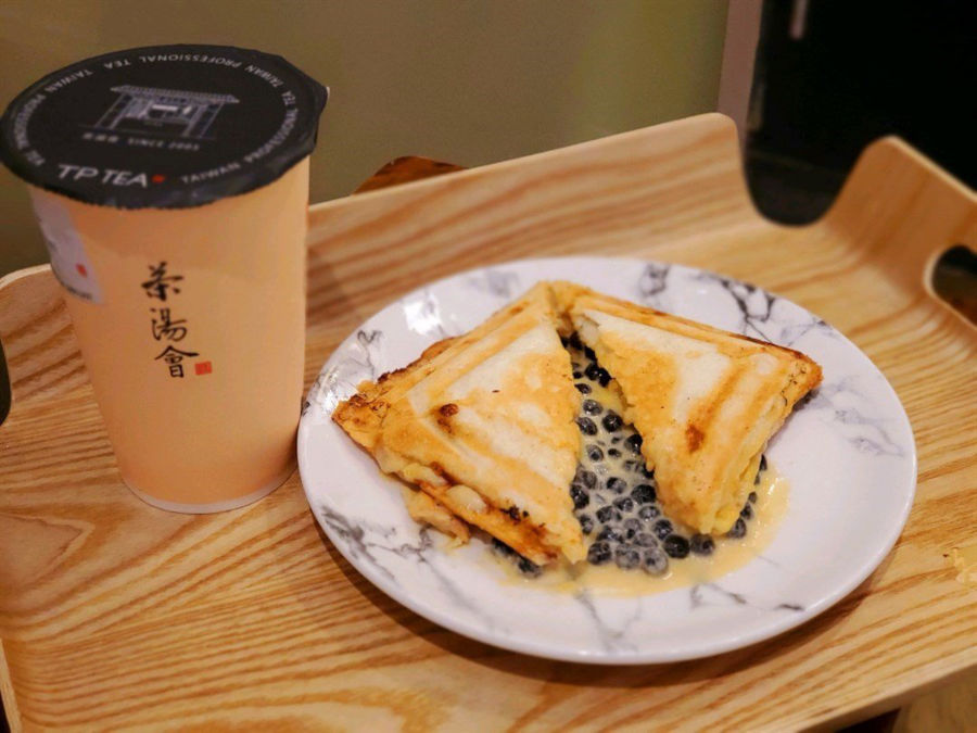 tapioca pearl toast from tp tea hong kong