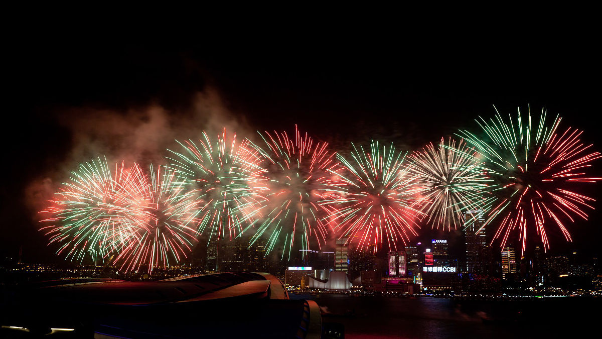 hong kong fireworks victoria harbour