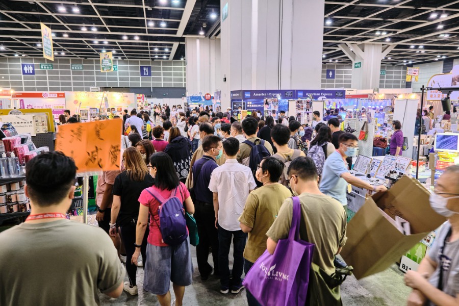 crowds at hong kong mega showcase