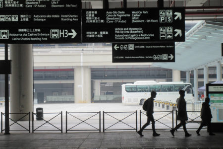 What You Need to Know About the Hong Kong Health Code System travellers at hk zhuhai macau port building