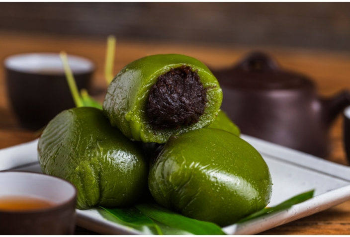green glutinous rice balls tomb sweeping day traditional food