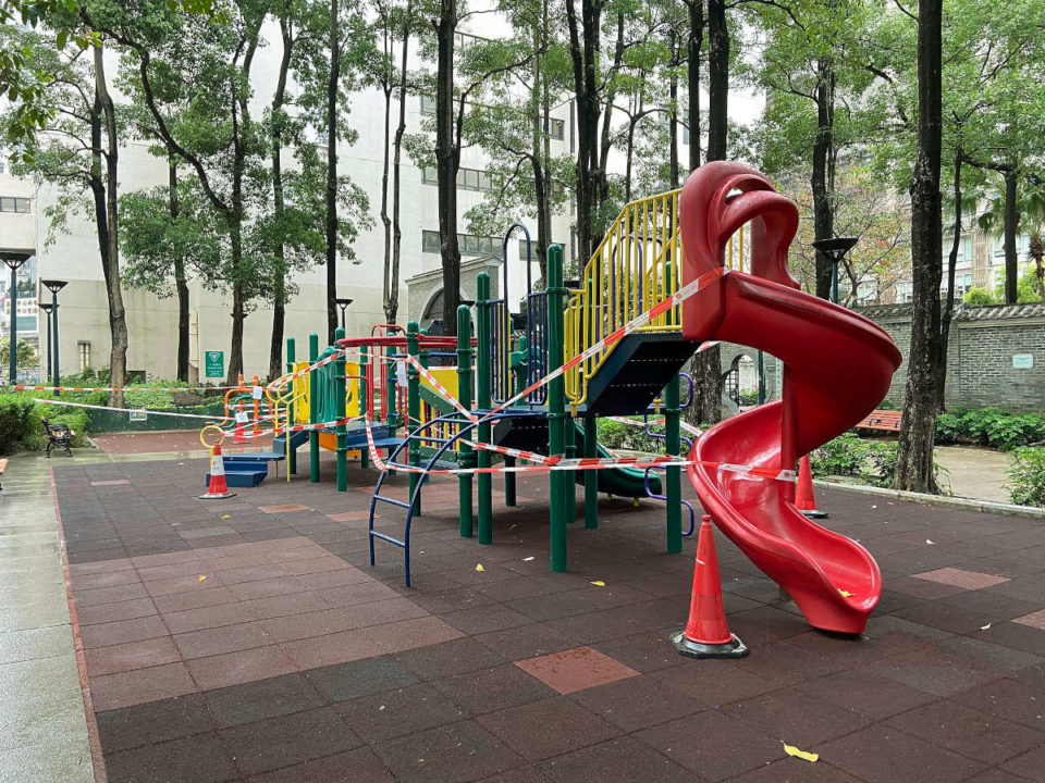 playground closed in hong kong covid rules