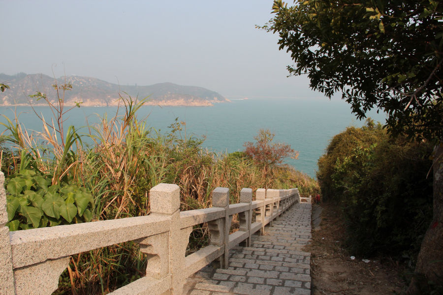 cheung chau seaside path