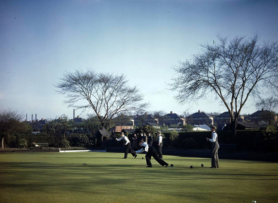 game of bowls in england in 1944