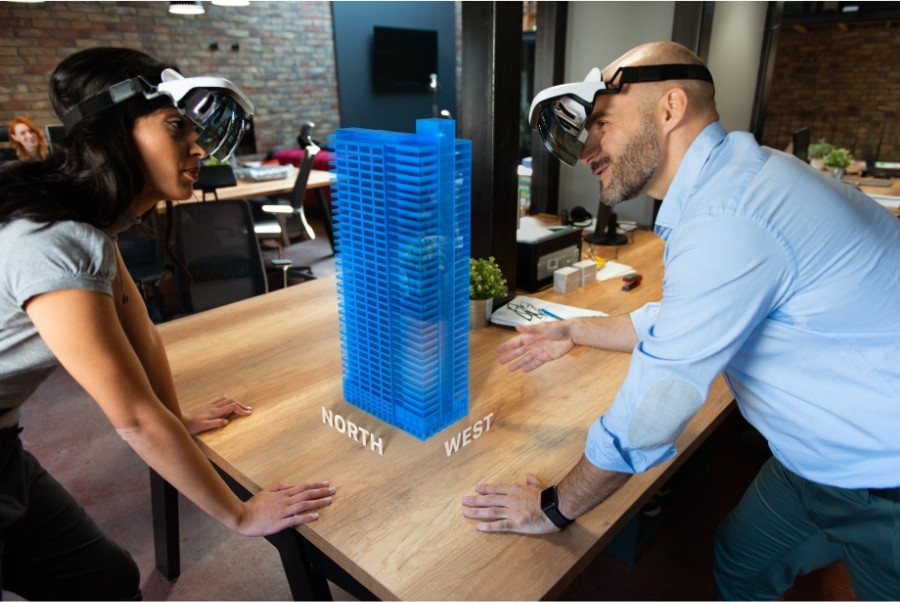 人们使用 VR 眼镜在增强现实中工作