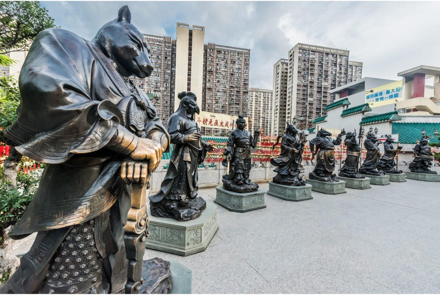 statues of chinese zodiac animals in hong kong