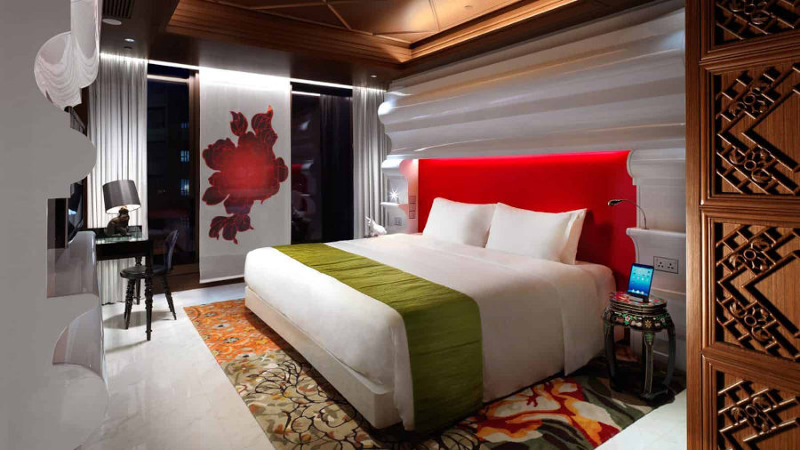 quarantine room at mira moon hotel hk