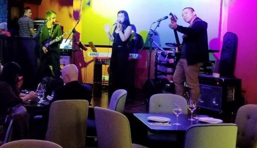Rita & The Oracles perform at A Tavola Bar & Grill in Tung Chung.