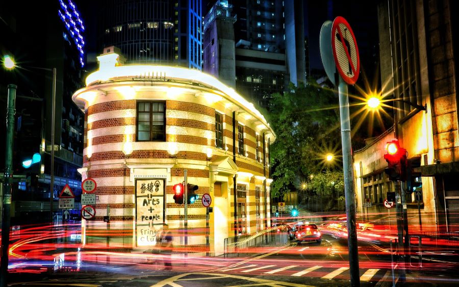The iconic Fringe Club is easily identified by its red-and-white bricked exterior. Here is a night view of the club, taken the junction of Wyndham Street, Lower Albert Road and Glenealy.