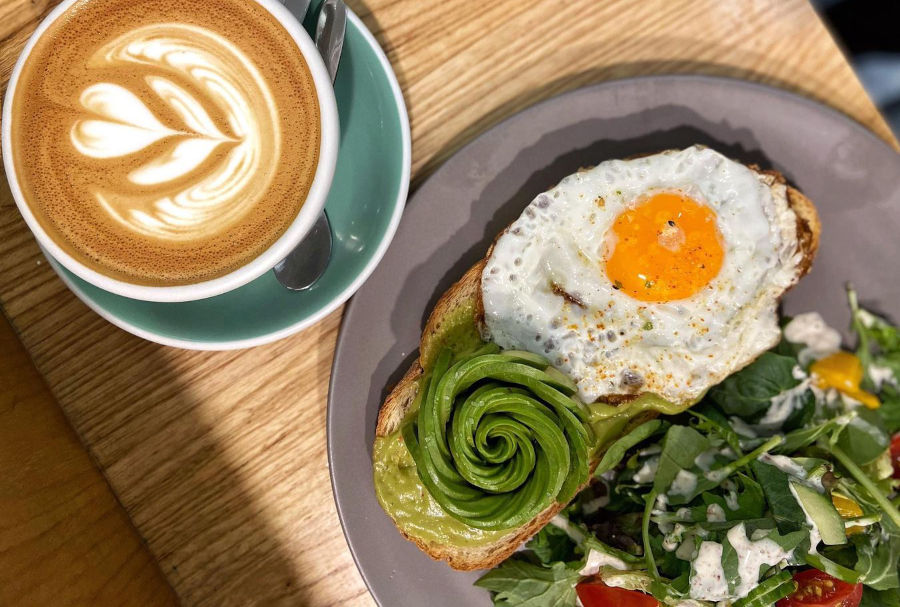toast with avocado flower and sunny side up egg from rings coffee hong kong
