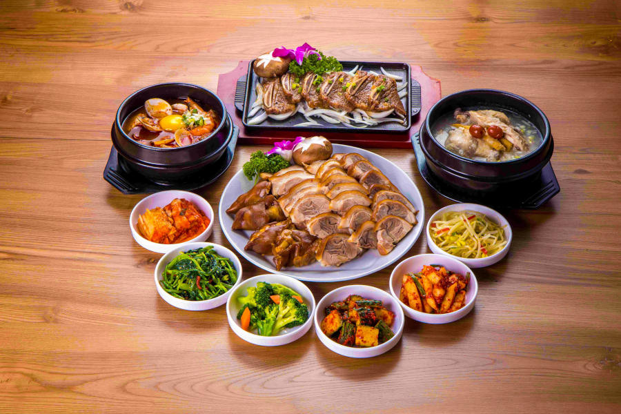 korean dishes from ray's kitchen quarry bay area