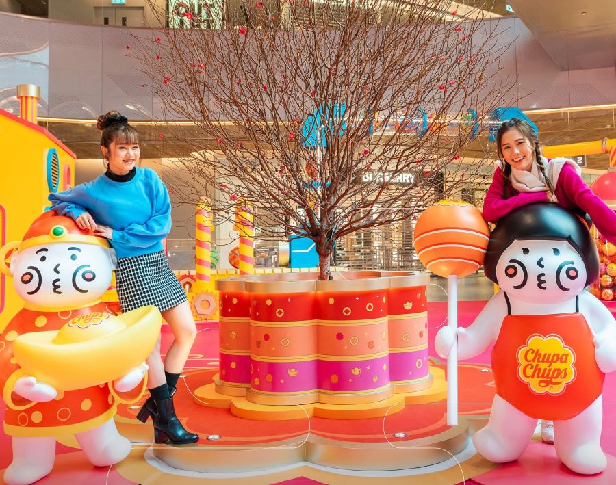 Citygate Outlet's FUNtastic World displays feature the Cheeky Cheeky family created by Hong Kong illustrator Pok Li and Chupa Chups.