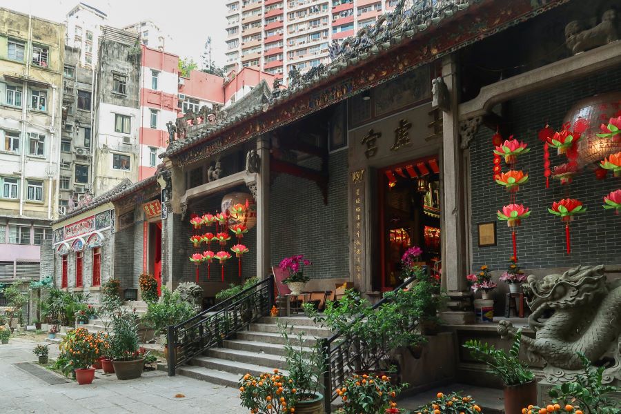 The Pak Tai Temple, which is in the bustling district of Wan Chai, is the biggest temple on Hong Kong Island.