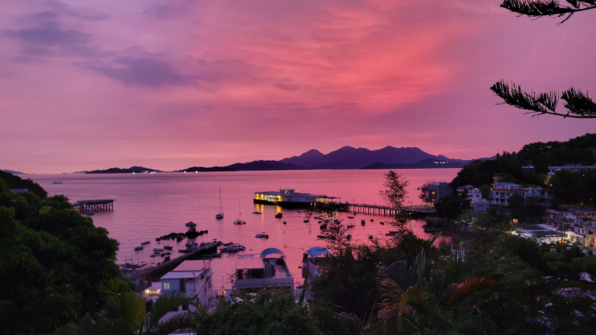 sunset pink sky hong kong lamma island