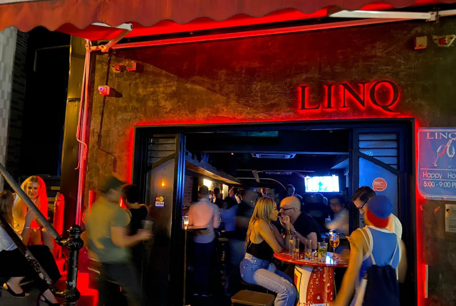 entrance of linq lgbtqia bar hong kong