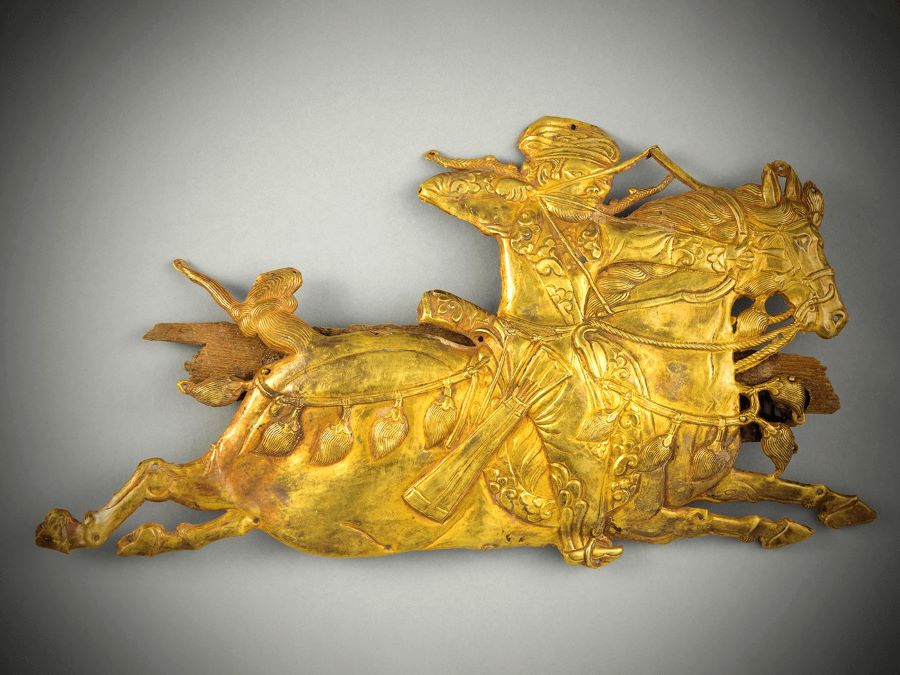 Plaque with mounted archer on display as part of the “Radiance: Ancient Gold from the Hong Kong Palace Museum and the Mengdiexuan Collection”.