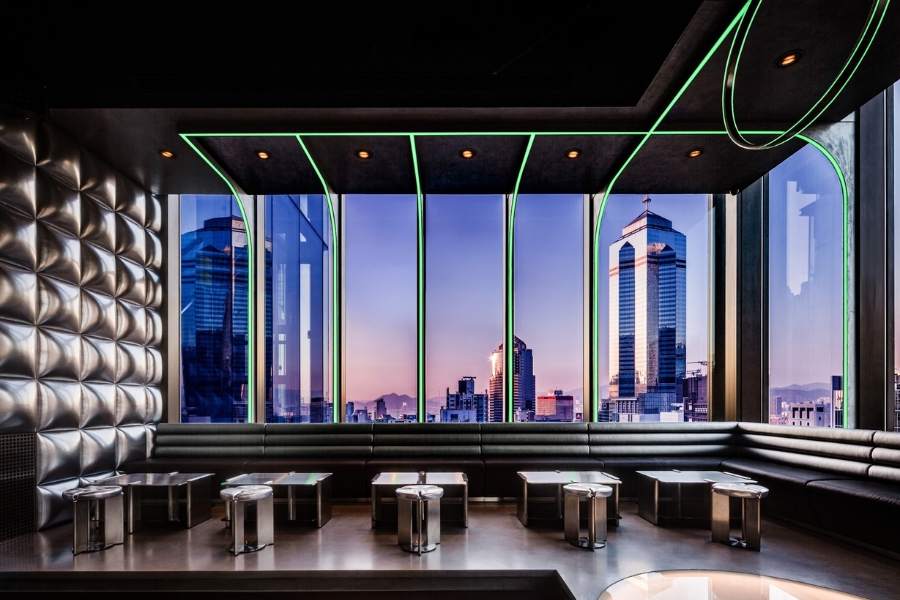 In the heart of Lan Kwai Fong, the futuristic bar, Faye, has a stunning city view