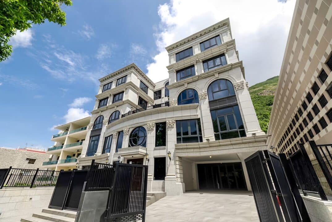 Listed At HK2.2B (US208M), Repulse Bay's 11Bedroom Town House
