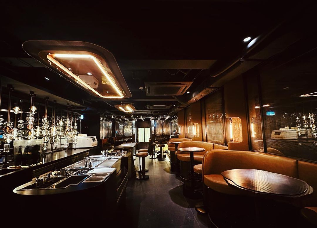 The interiors of Lockdown are inspired by the Prohibition Era speakeasies of the early 20th century.