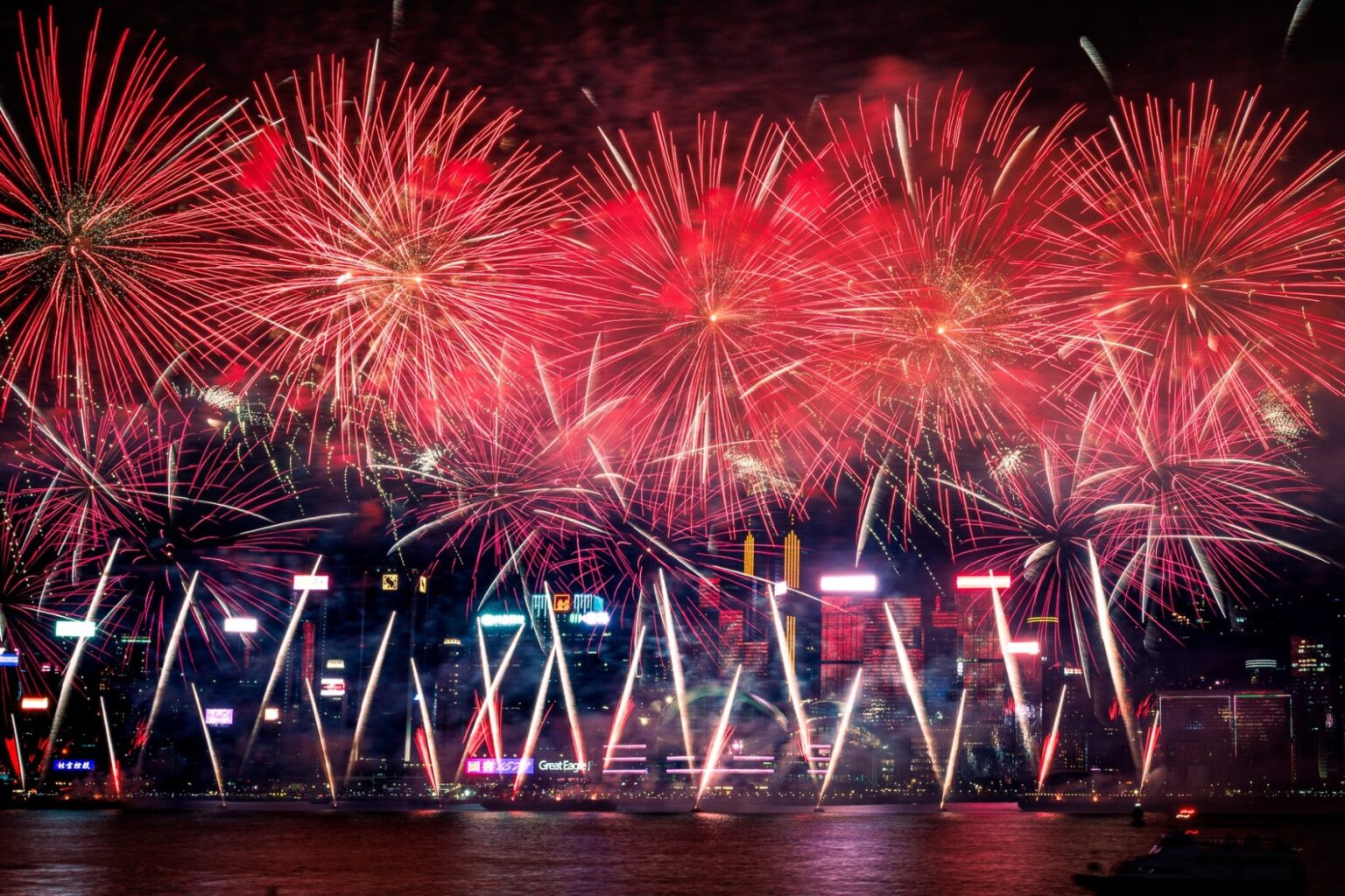 hong kong lunar new year fireworks back after 5 years