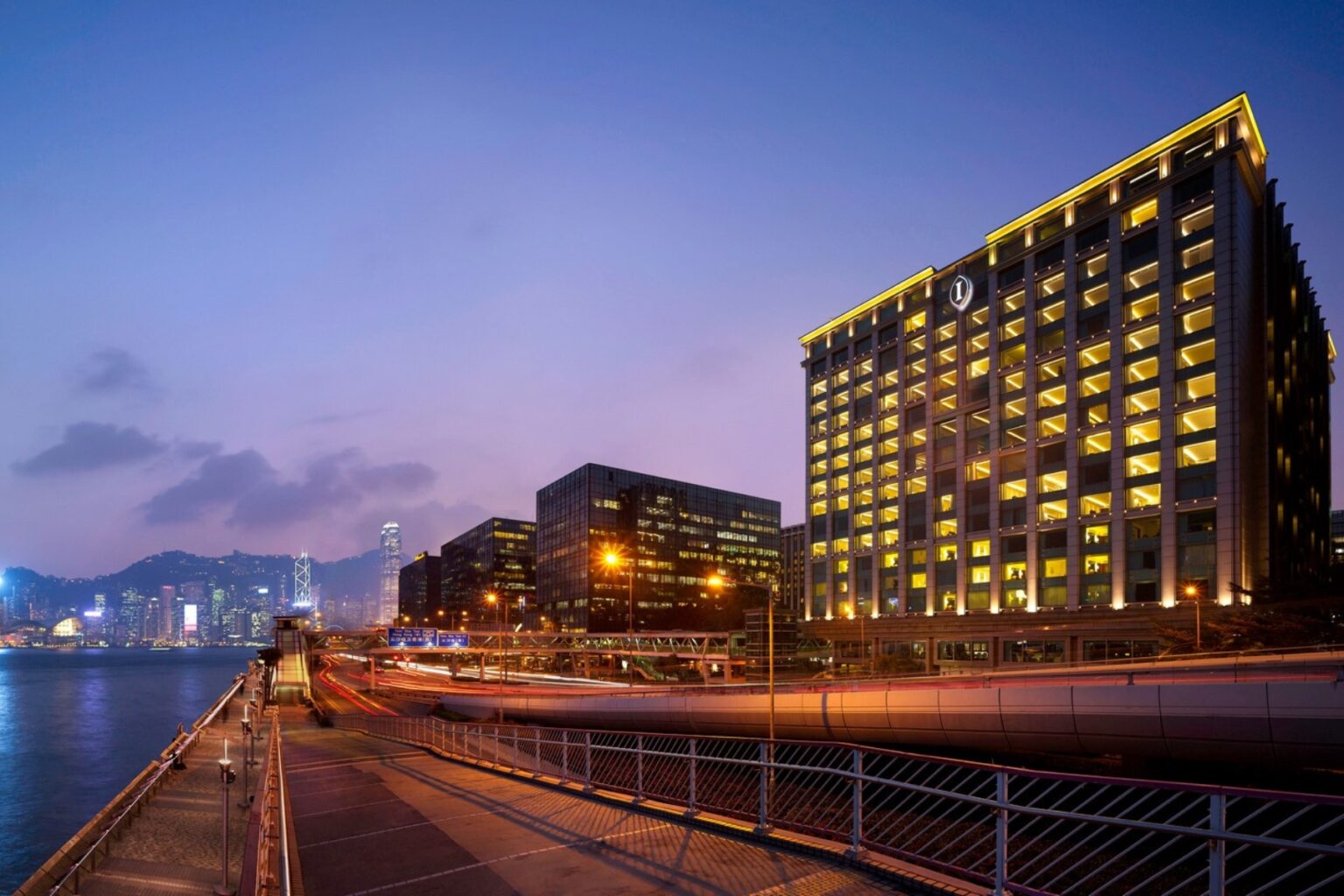 intercontinental grand stanford hong kong wins worlds leading luxury business hotel award