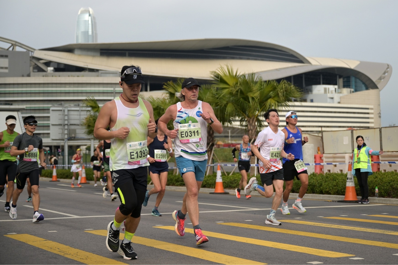 runners at the hong kong marathon 2024