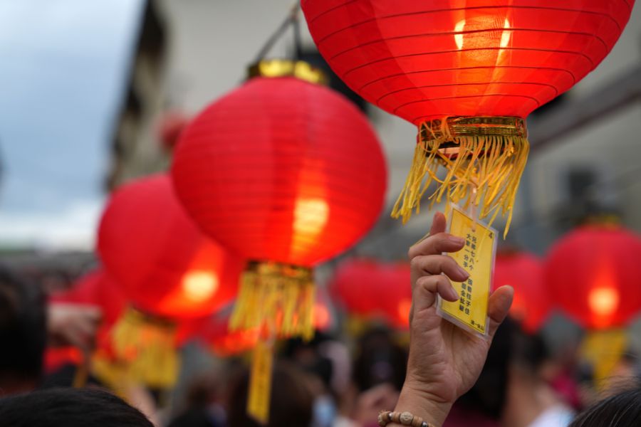 riddles on chinese red lanterns