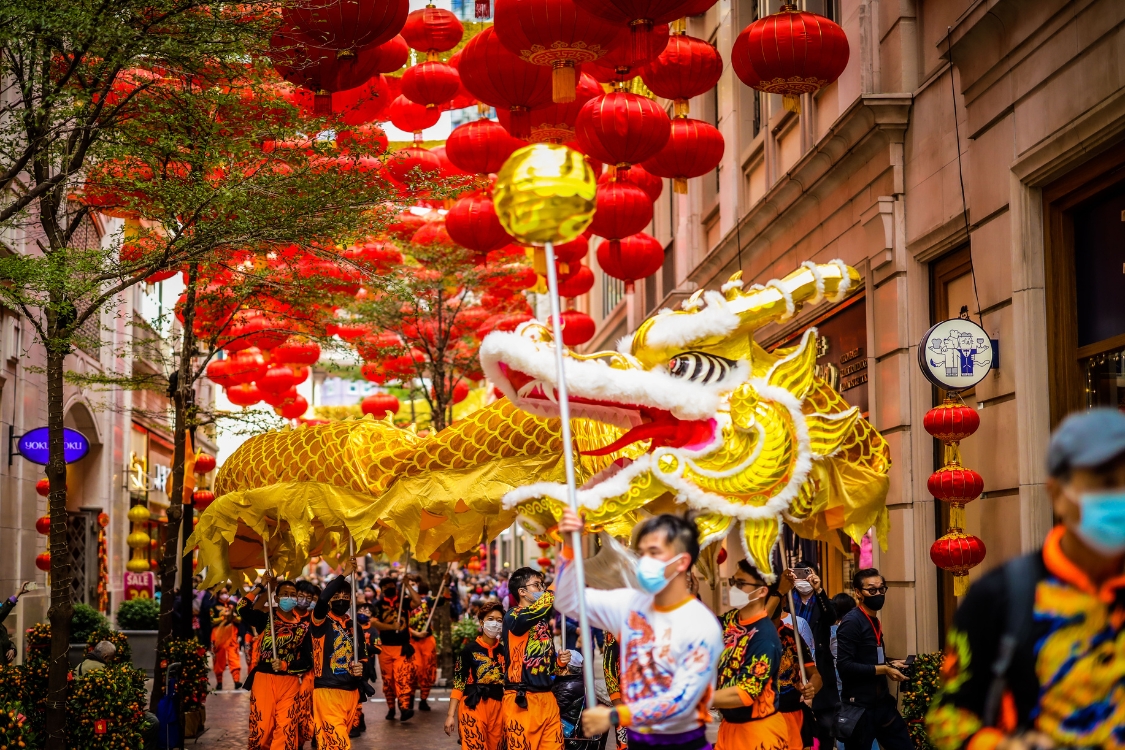 lee tung avenue dragon dance chinese new year hong kong