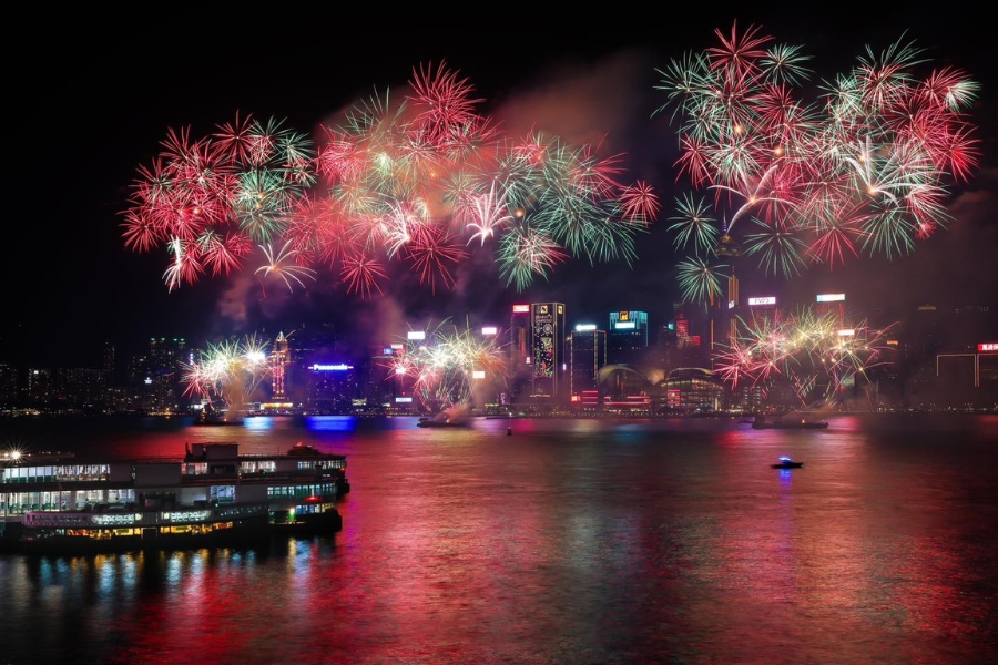 hong kong 2024 lunar new year fireworks victoria harbour