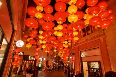 800 lanterns and lion dances at lee tung avenue chinese new year