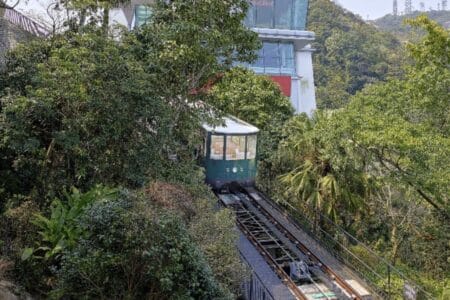 peak tram going down hong kong