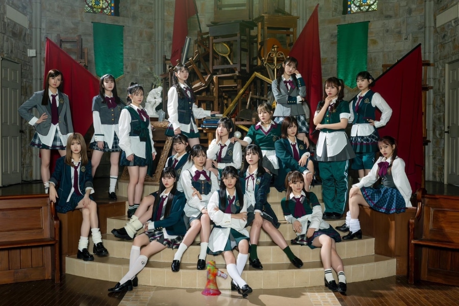 iconic japanese girl group akb48