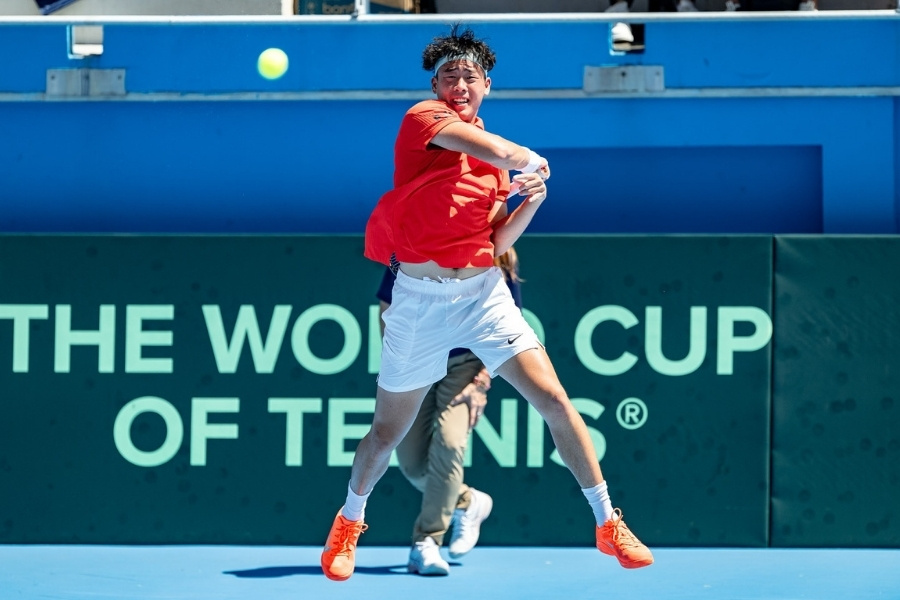 coleman wong playing tennis