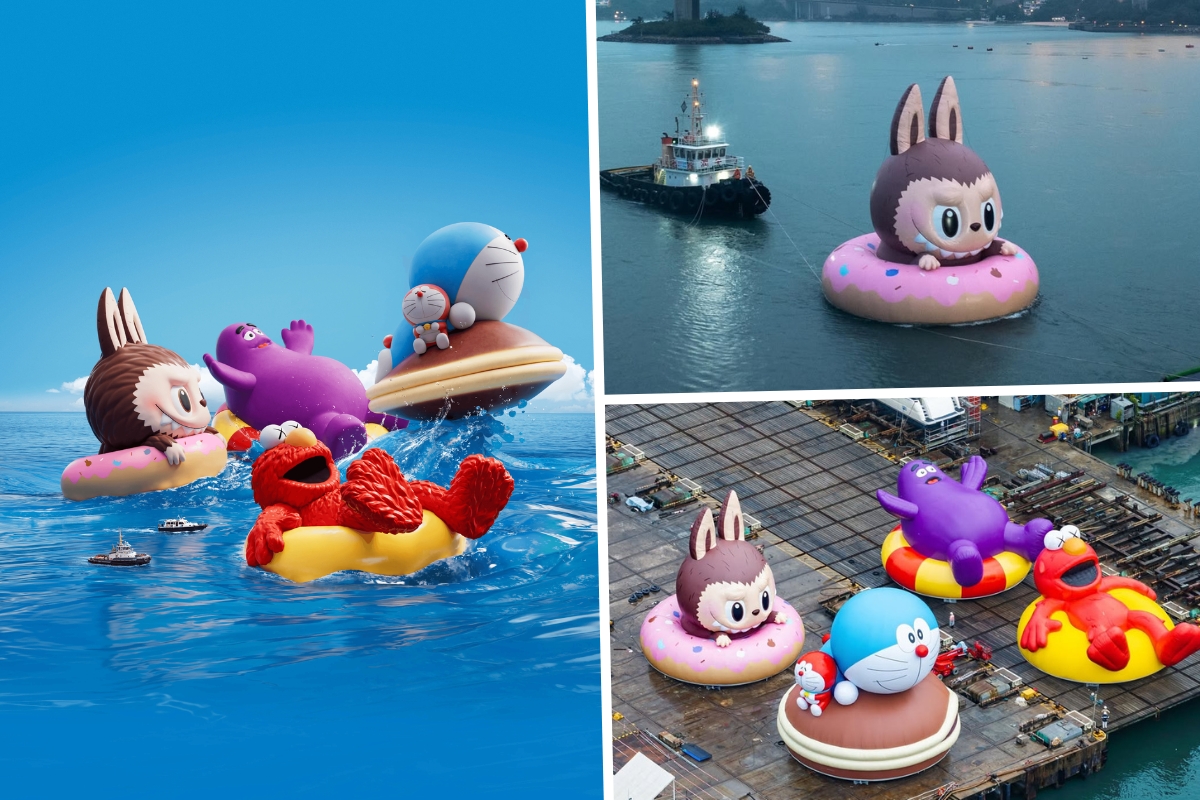the giant inflatables at water parade exhibition