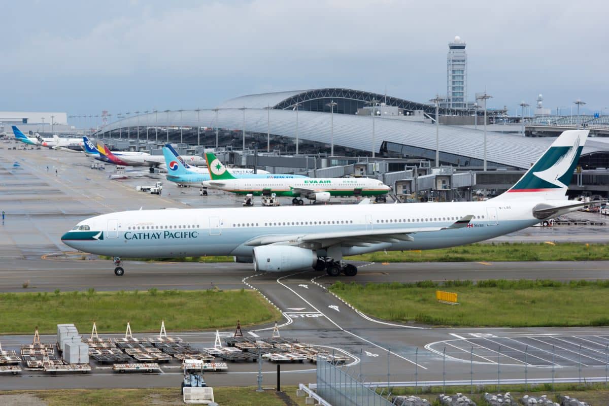 cathay pacific airplane at hong kong international airport