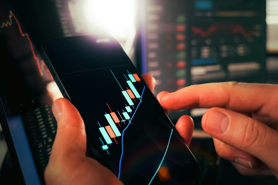 candlestick charts on mobile phone